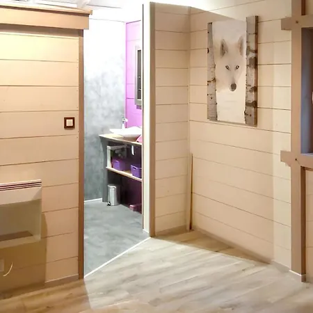 Maison Spacieuse A Avec Jacuzzi Holiday home