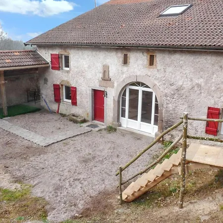 Holiday home Maison Spacieuse A Avec Jacuzzi