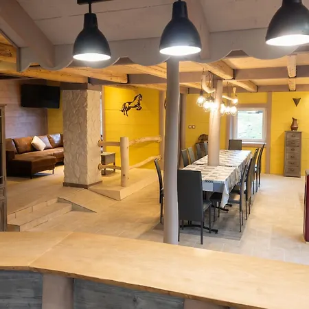 Maison Spacieuse A Avec Jacuzzi Arrentès-de-Corcieux