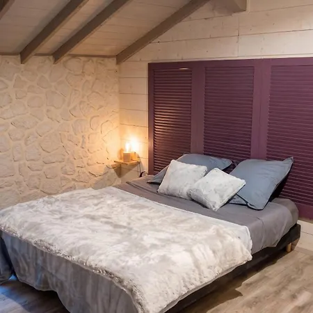 Prázdninový dům Maison Spacieuse A Avec Jacuzzi *